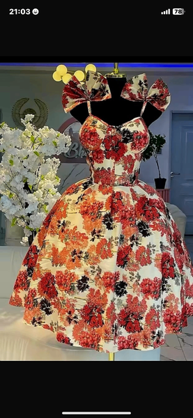 Robe de soirée florale élégante