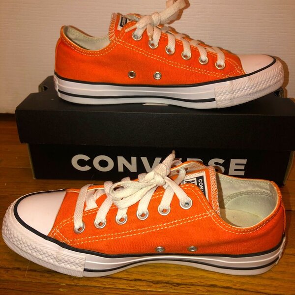 Converse Orange