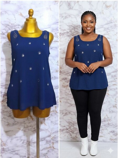 Haut bleu marine avec broderie