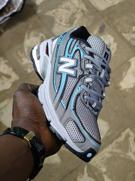 Chaussures de course New Balance 740