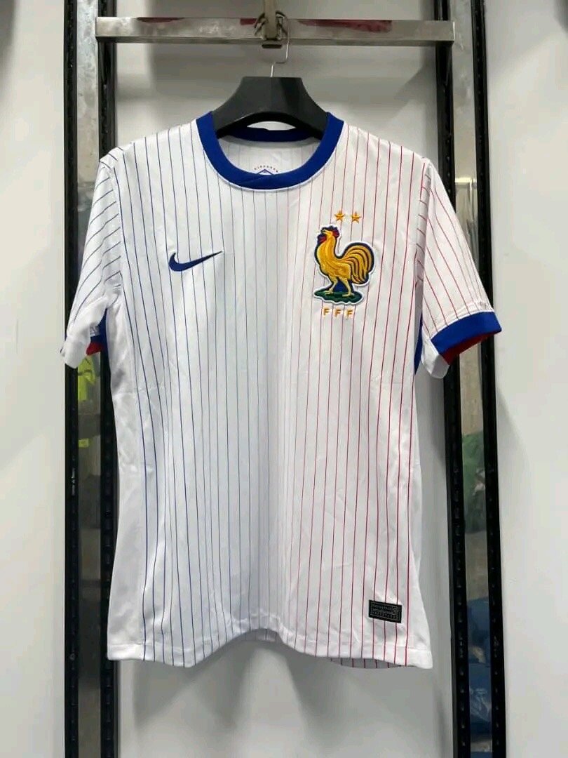 Maillot de football moderne