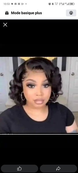 Perruque bouclée élégante