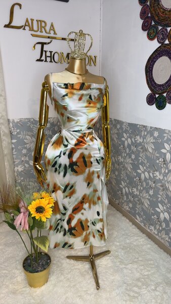 Laura Thompson apparel