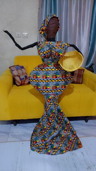 Statue en tissu coloré