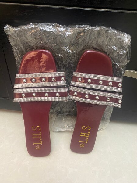 Sandales à strass élégantes