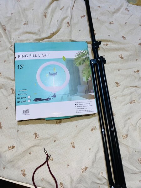 Ring lith 13 pouces 3supports avec télécommande sur la corde