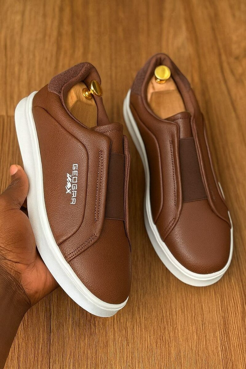 Sneakers en cuir élégants homme