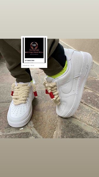 BASKET NIKE AIR FORCE authentique avec sa boîte