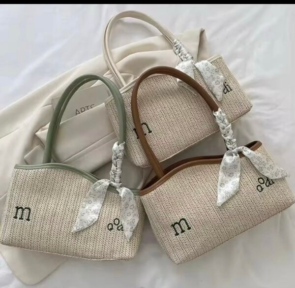 Sac à main en toile beige avec ruban