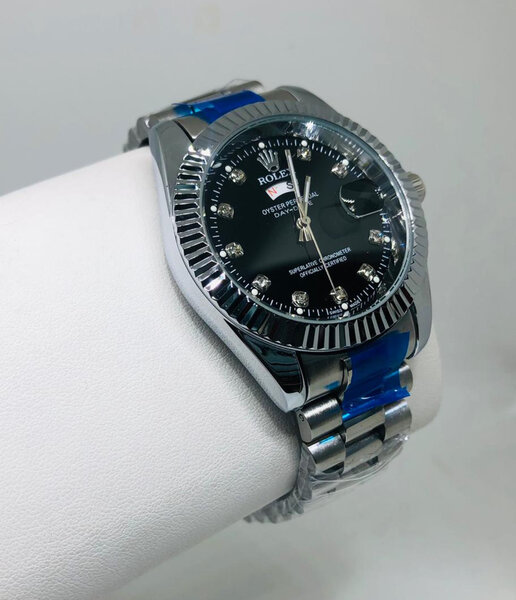 Montre élégante en acier inoxydable