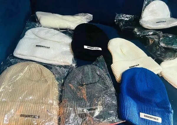 Casquette Essentials tricotée pour homme