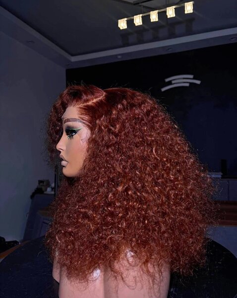 Perruque bouclée rousse