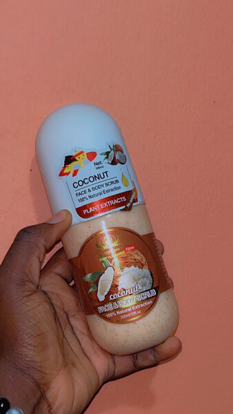 Gommage Visage et Corps Noix de Coco