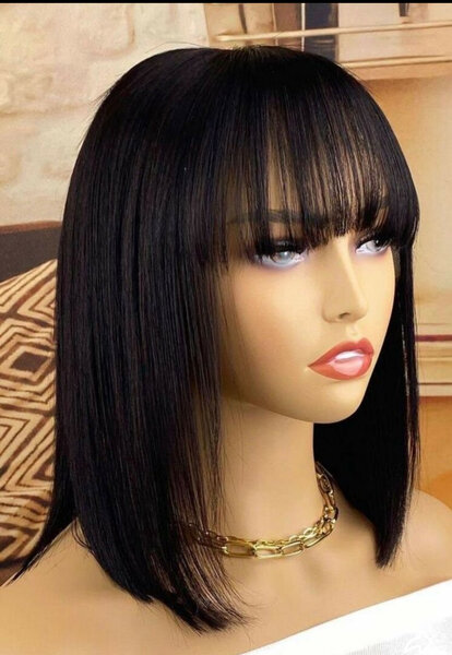 Perruque droite avec frange