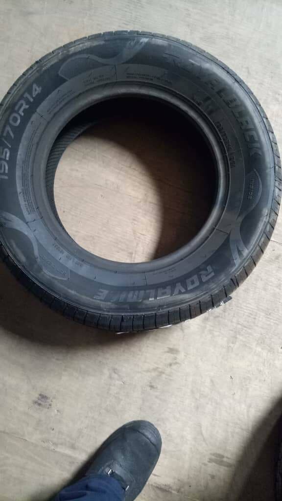 195/70R14 Royal Black