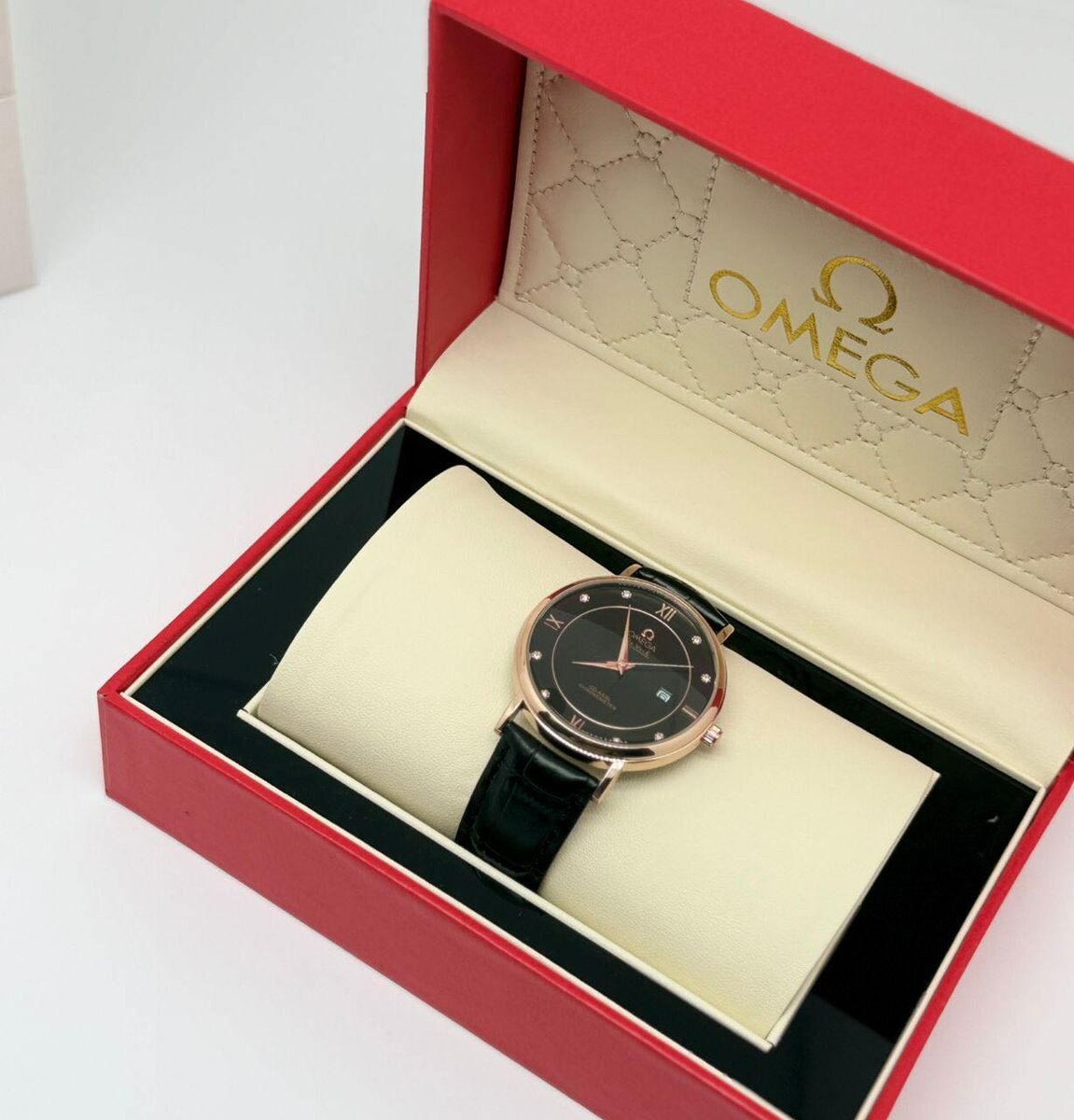 Montre Omega en cuir élégant