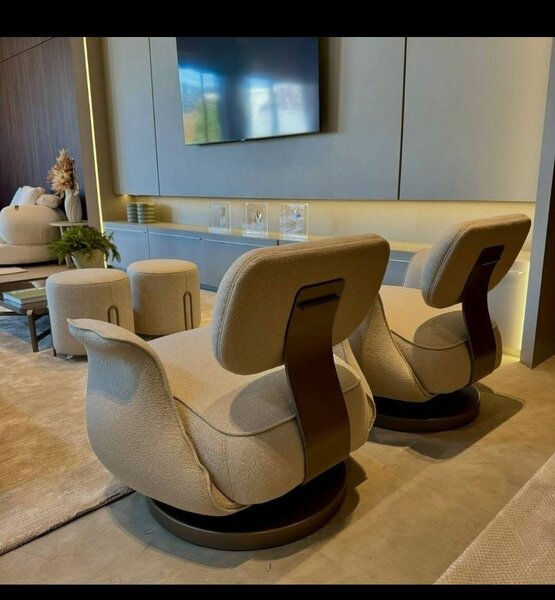 Fauteuil rotatif en tissu gris clair