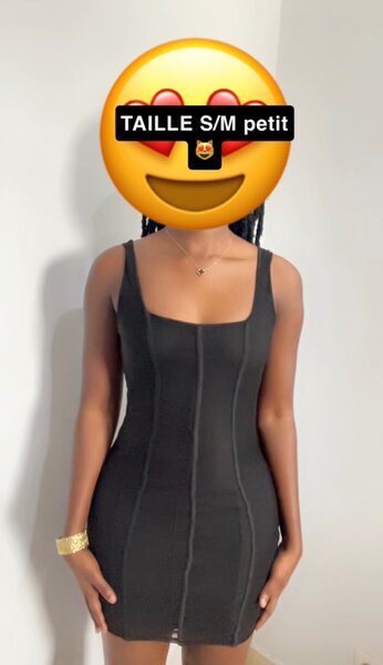 Robe moulante noire élégante