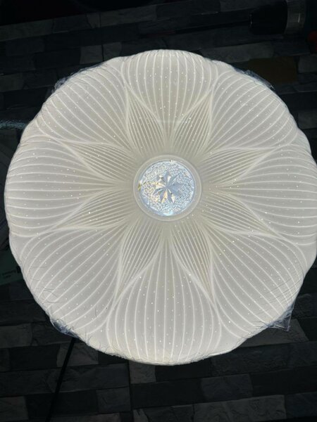 Lampe plafond moderne en blanc