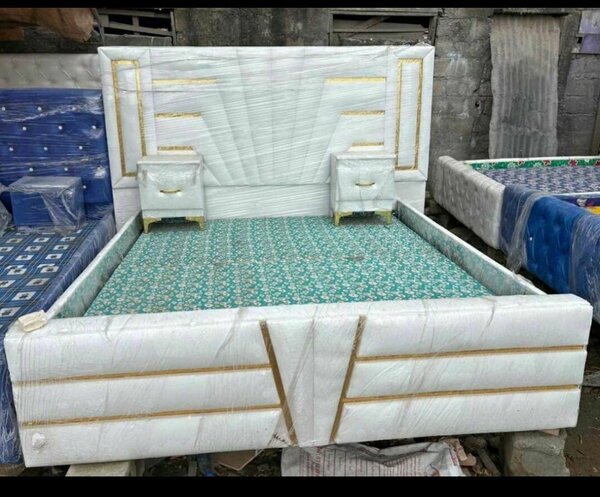 Lit double moderne rembourré