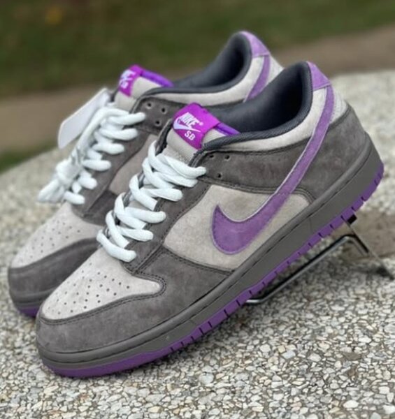 Nike sneakers grey