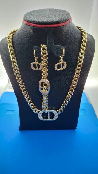 Parure Collier et Boucles d'Oreilles Dorés