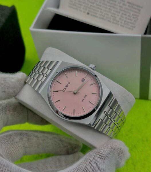 Montre femme Casio avec bracelet métallisé rose