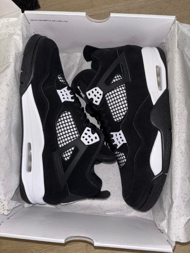 AIR JORDAN RETRO 4