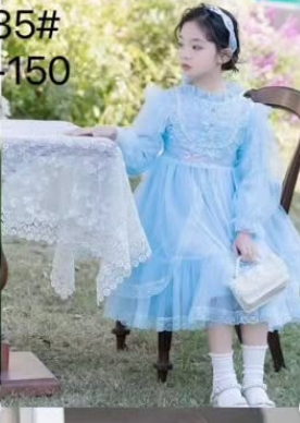 Красивое голубое платье для девочек. 