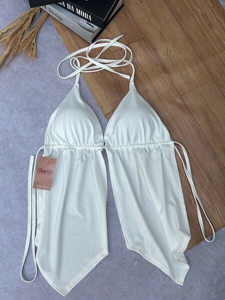 Élégant haut de bikini blanc