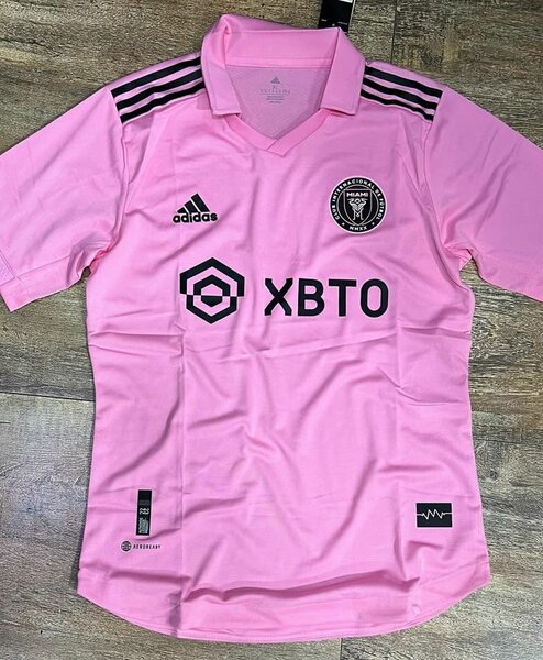 Maillot de football rose Adidas