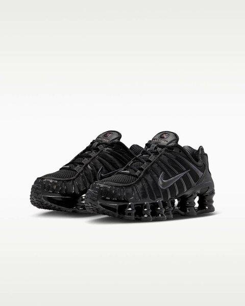 Chaussures Nike Shox noires