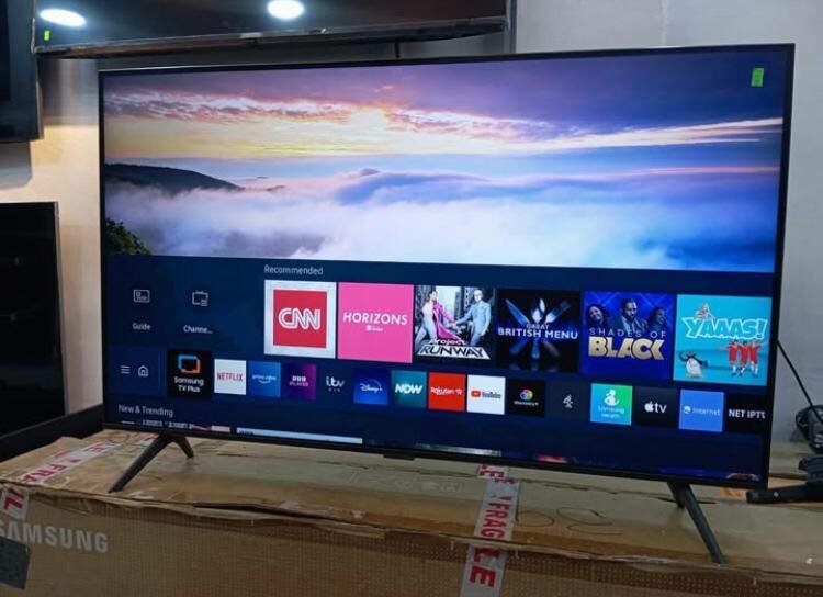 Samsung Smart Android LCD tv