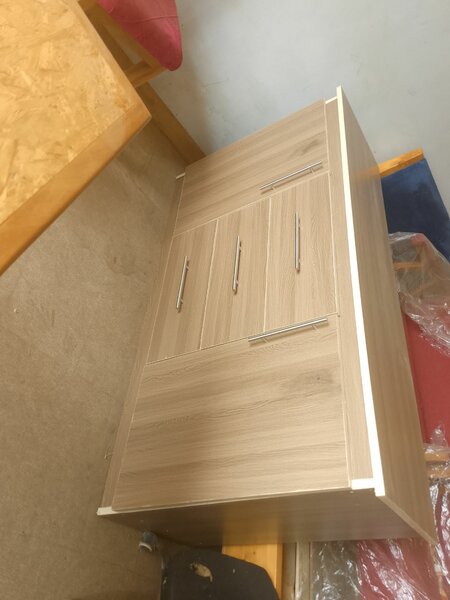 Commode en bois moderne