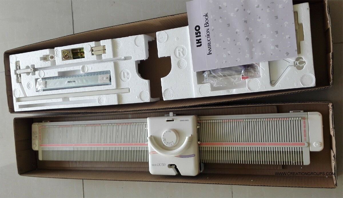 Industrial knitting machine