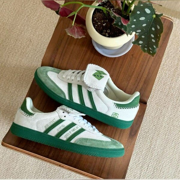 Sneakers Adidas x Stussy vert