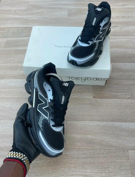 Baskets New Balance 2002R