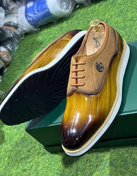 Chaussures habillées en cuir élégantes