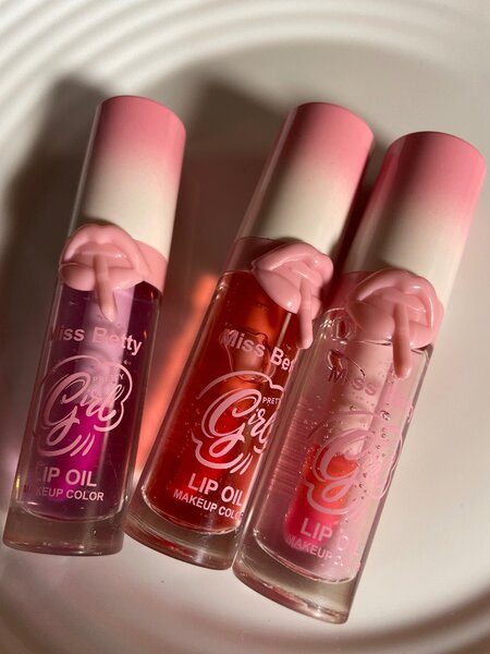 Huile à lèvres teintée