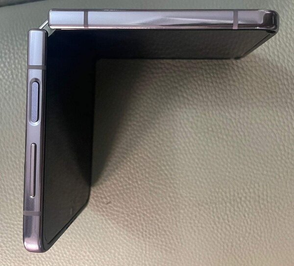 Samsung Galaxy Z fliP 4 écran est gâté