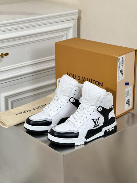 Louis Vuitton Baskets Homme LV Blanc et Noir