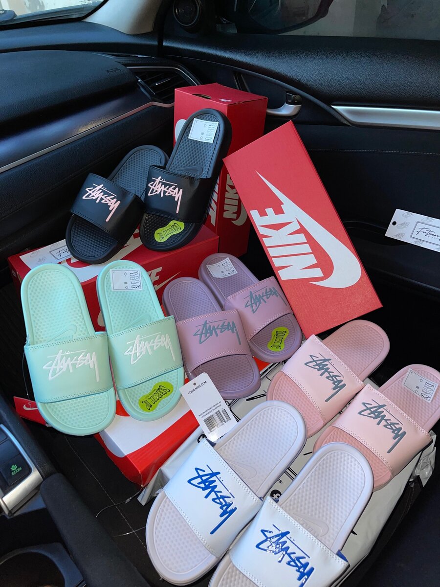 Nike Benassi Slides