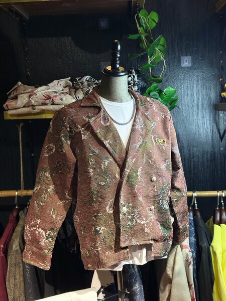 Veste en Jacquard Floral Élégante