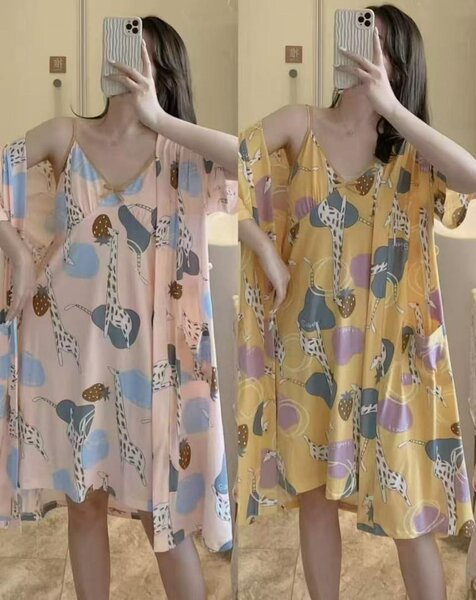 Robe de chambre en satin floral