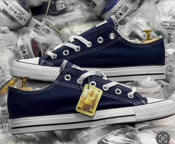 Baskets basses en toile