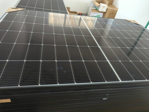 445w Jinko mono panels