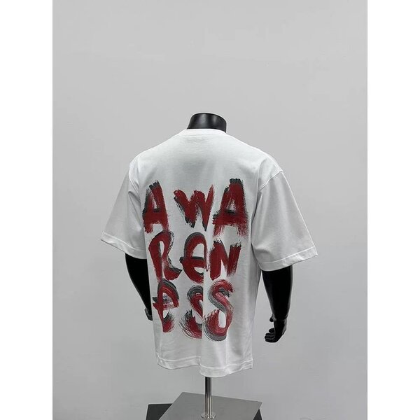 T-shirt graphique "Awareness"