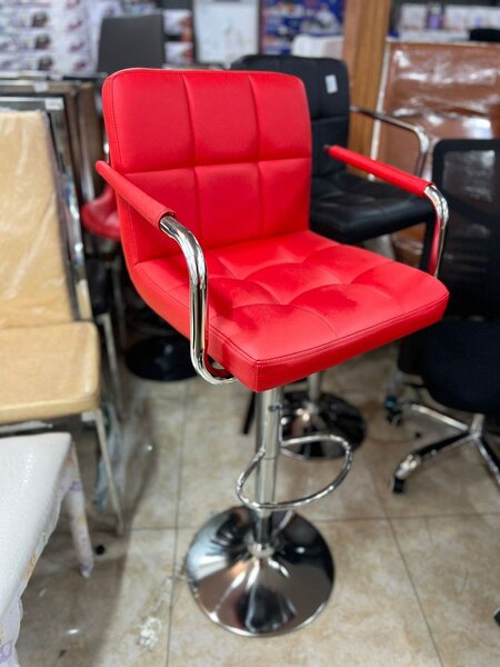Chaise de bar rouge moderne