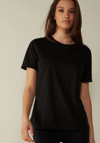 Basic black t shirt