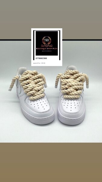 Basket NIKE AIR FORCE authentique avec sa boîte